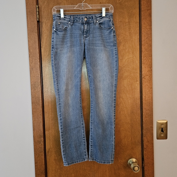 Jennifer Lopez Petite Straight Leg Denim Jeans - Picture 1 of 7